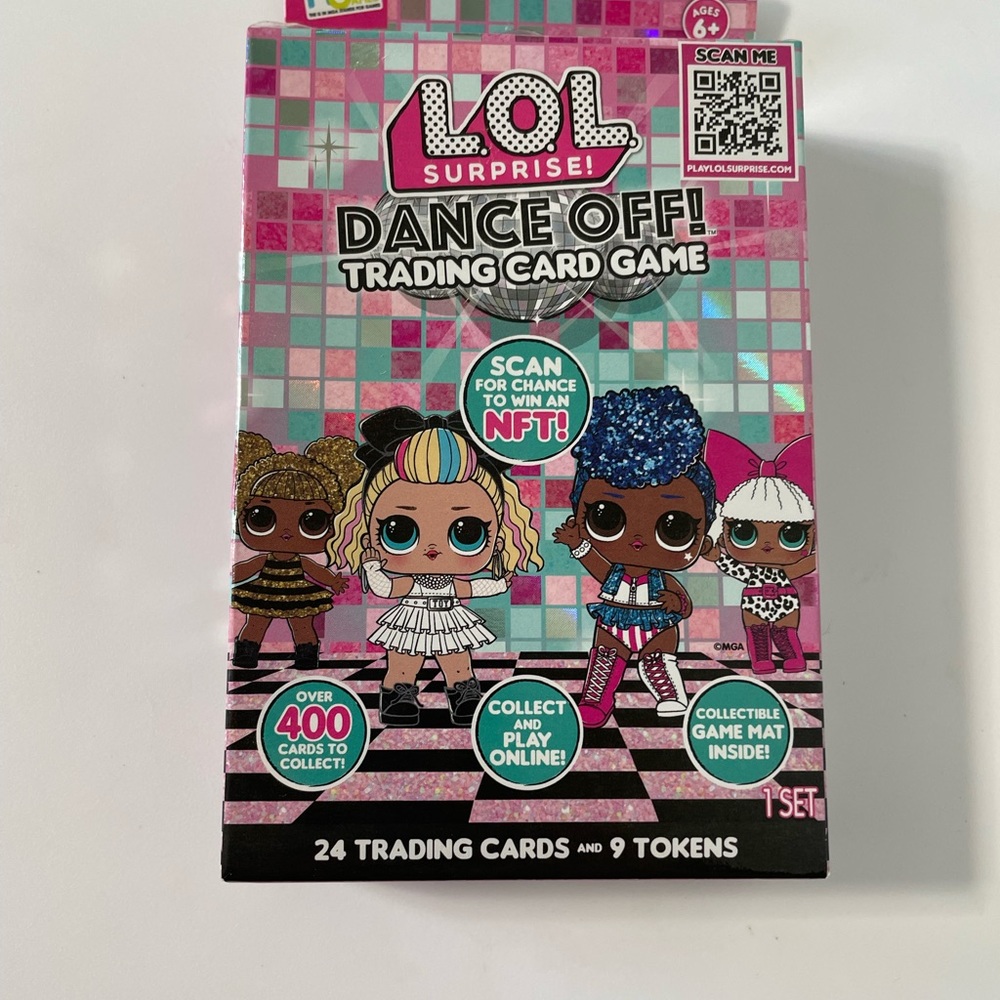 LOL Dance off! 4 packs! Trading Card Game 24 Trading cards and 9 tokens